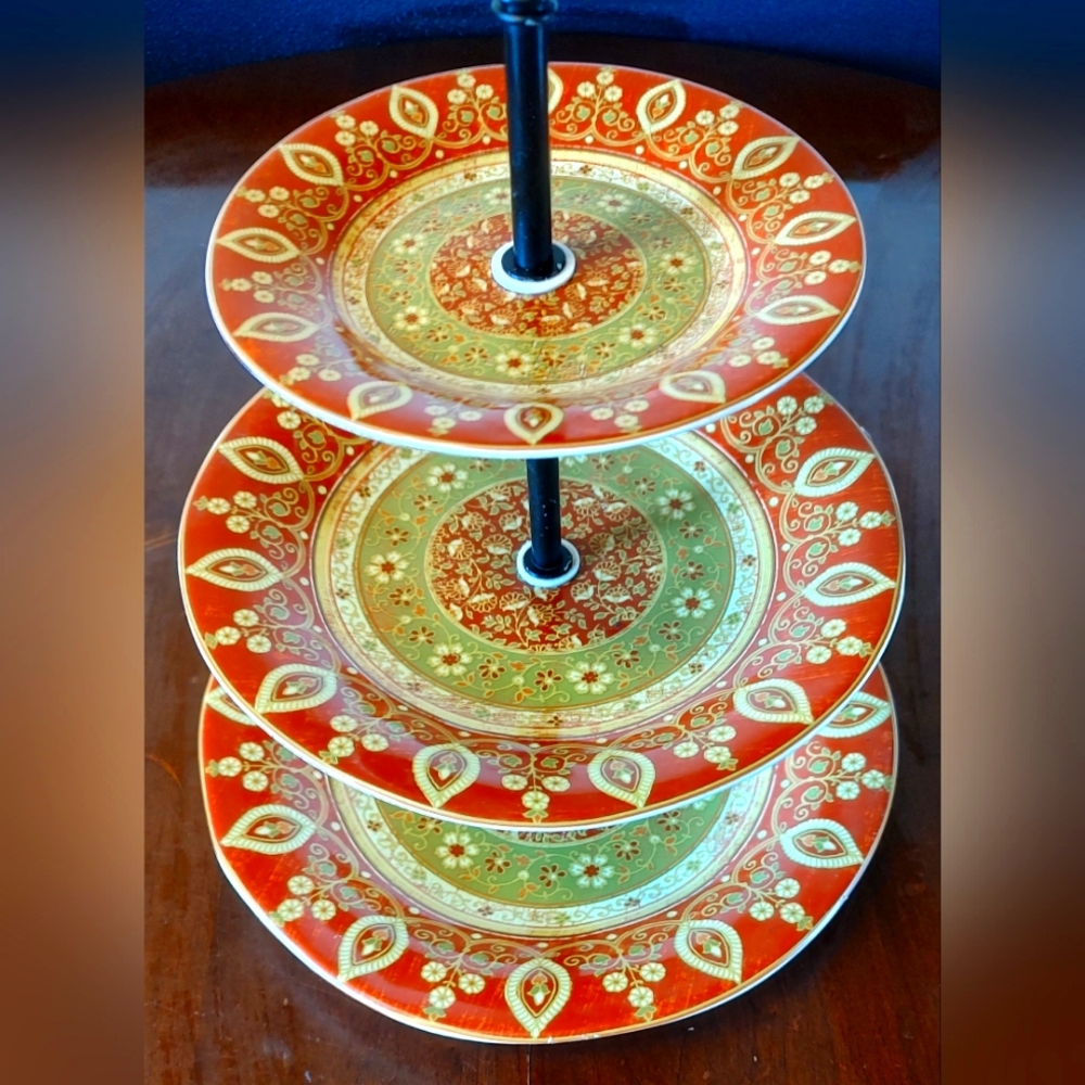 Ornate 3-Tiered Porcelain Cupcake & Hors-D'ouvres Serving Tray